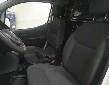 Nissan NV200 Furgón Eléctrico e-Basic 5p. Blanco