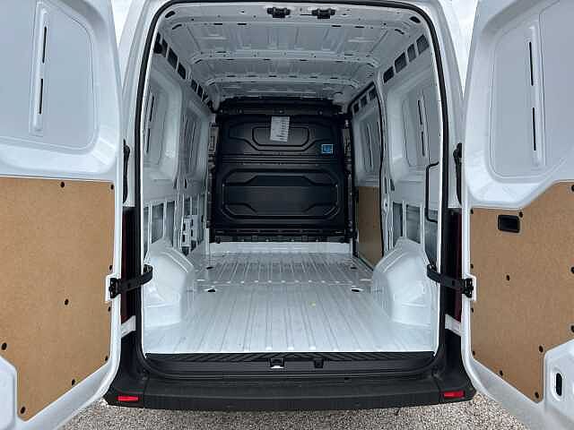Nissan Interstar 2.0 DCI 96KW N-CONNECTA L2H2 3.5T 4P