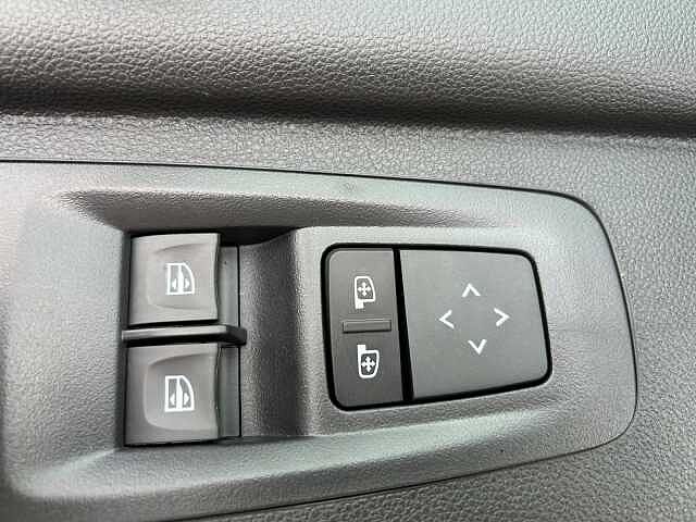 Nissan Interstar 2.0 DCI 96KW N-CONNECTA L2H2 3.5T 4P
