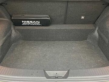 Nissan Qashqai DIG-T 140 mHEV Acenta 4x2 103 kW (140 CV) Lunar White (perlada)