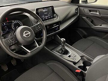 Nissan Qashqai DIG-T 140 mHEV Acenta 4x2 103 kW (140 CV) Lunar White (perlada)