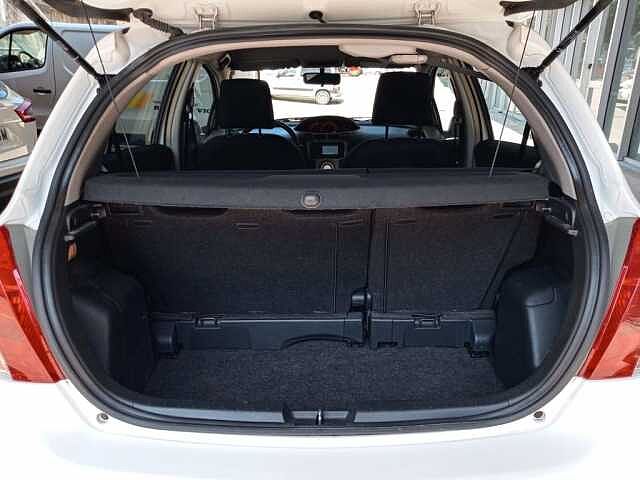 Toyota Yaris Yaris Connect 2011
